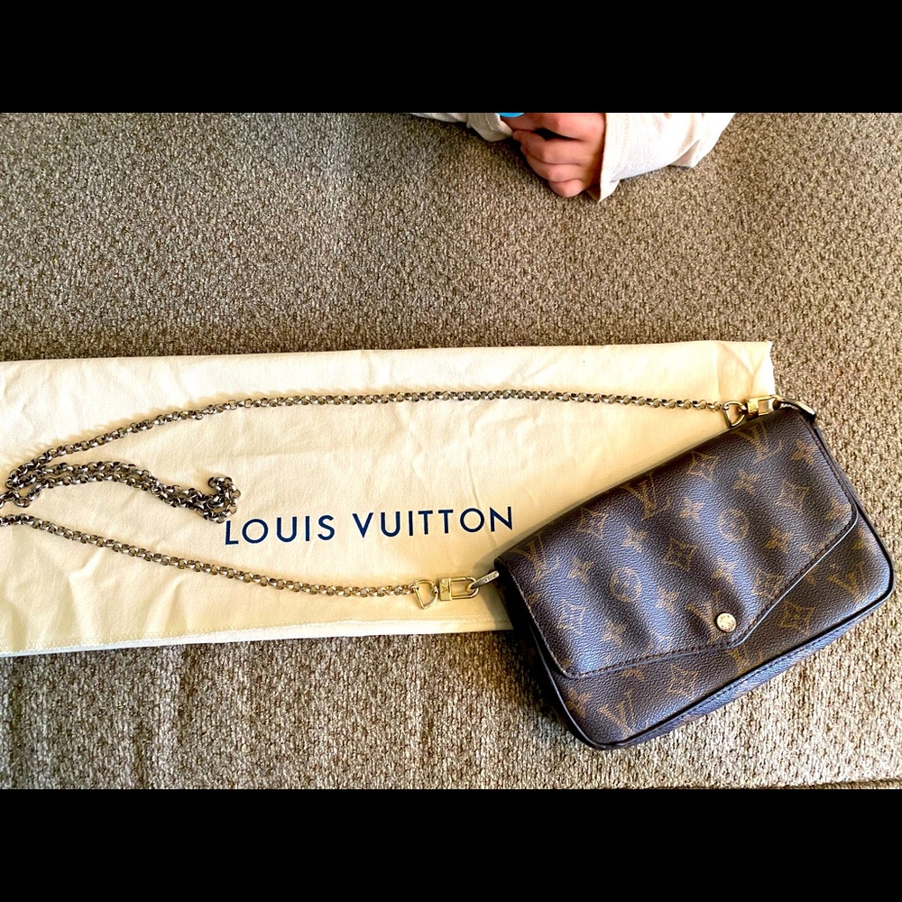 Louis Vuitton Pochette
